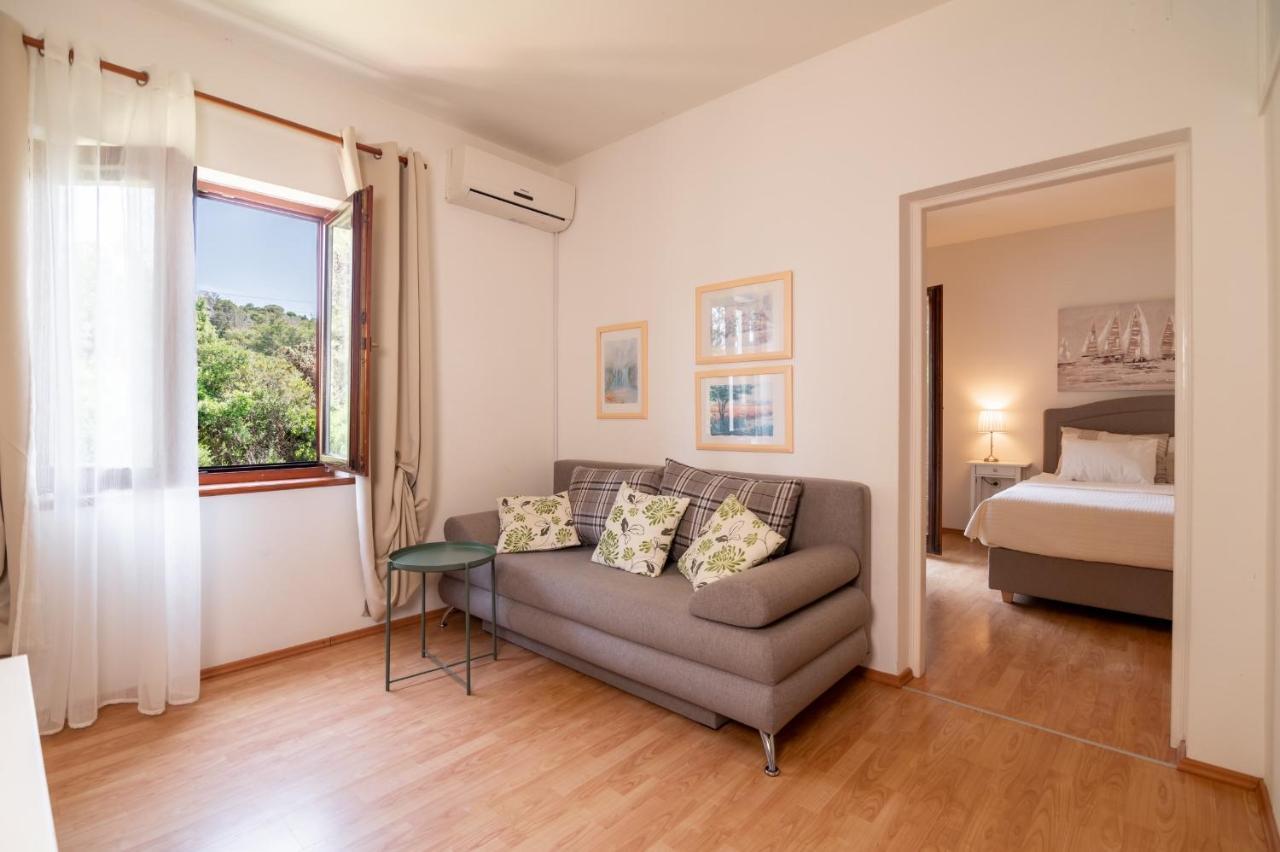 Apartments Rozelyn Ugljan Exterior photo