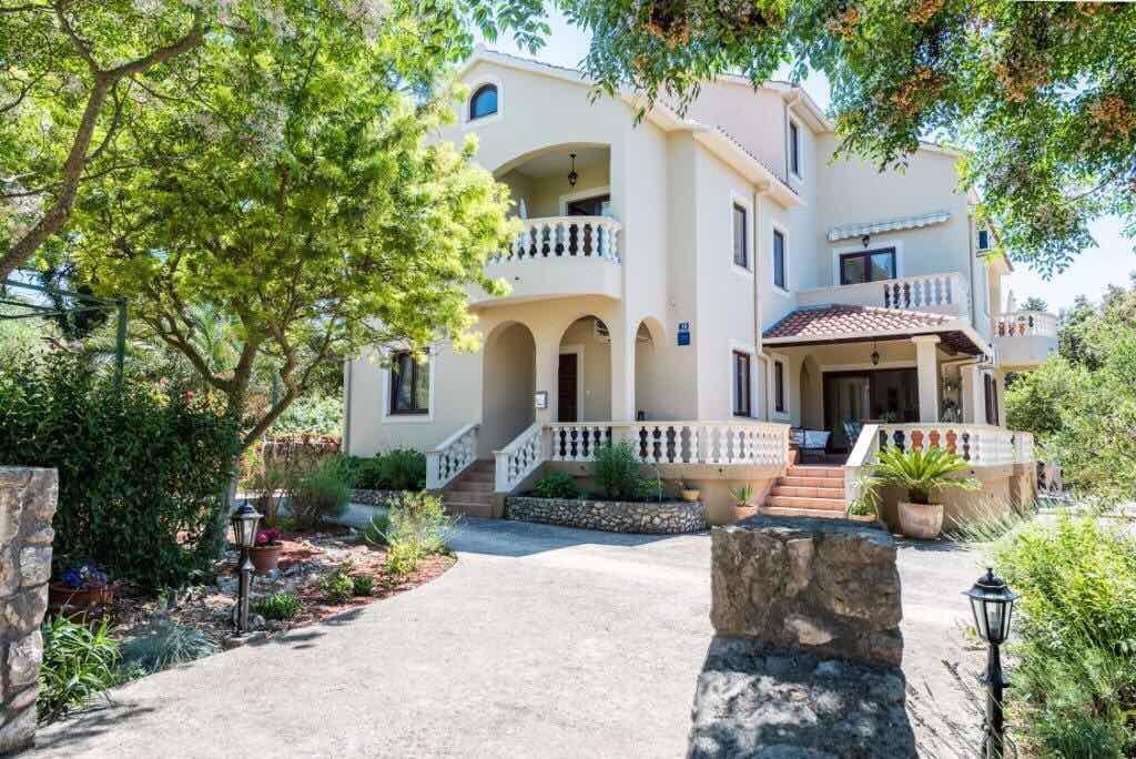 Apartments Rozelyn Ugljan Exterior photo